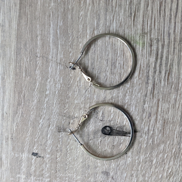 Golden small hoops. - Picture 2 of 3